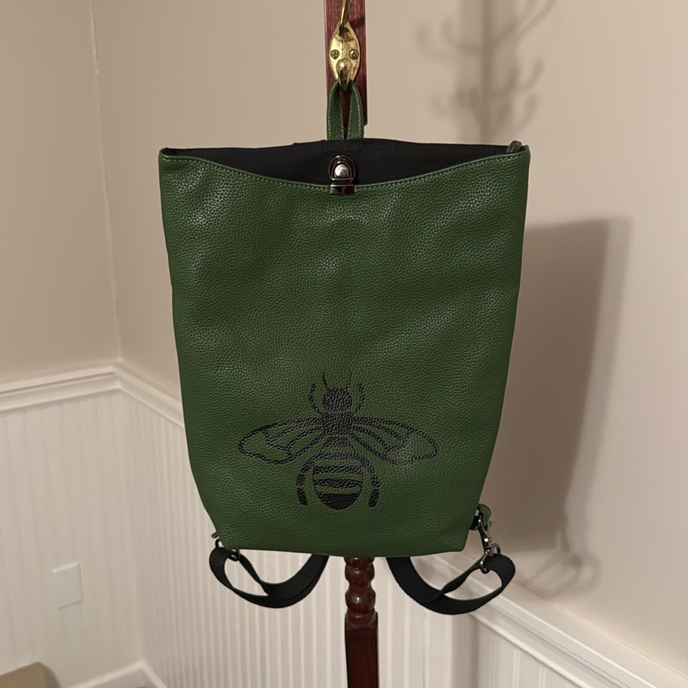 Bee backpack